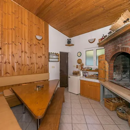 Leo Jesenice (Split-Dalmatia)