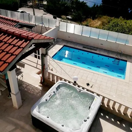 Villa Leo